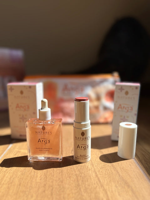 Kit Argà Pesca: Blush e Olio viso e Corpo Illuminanti Nature's con pratica Pochette LIMITED EDITION